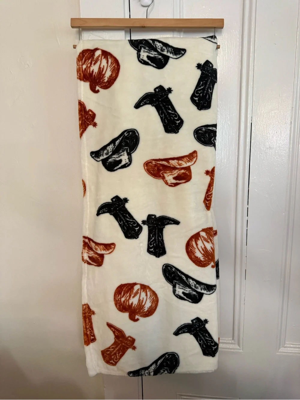 Wrangler plush throw